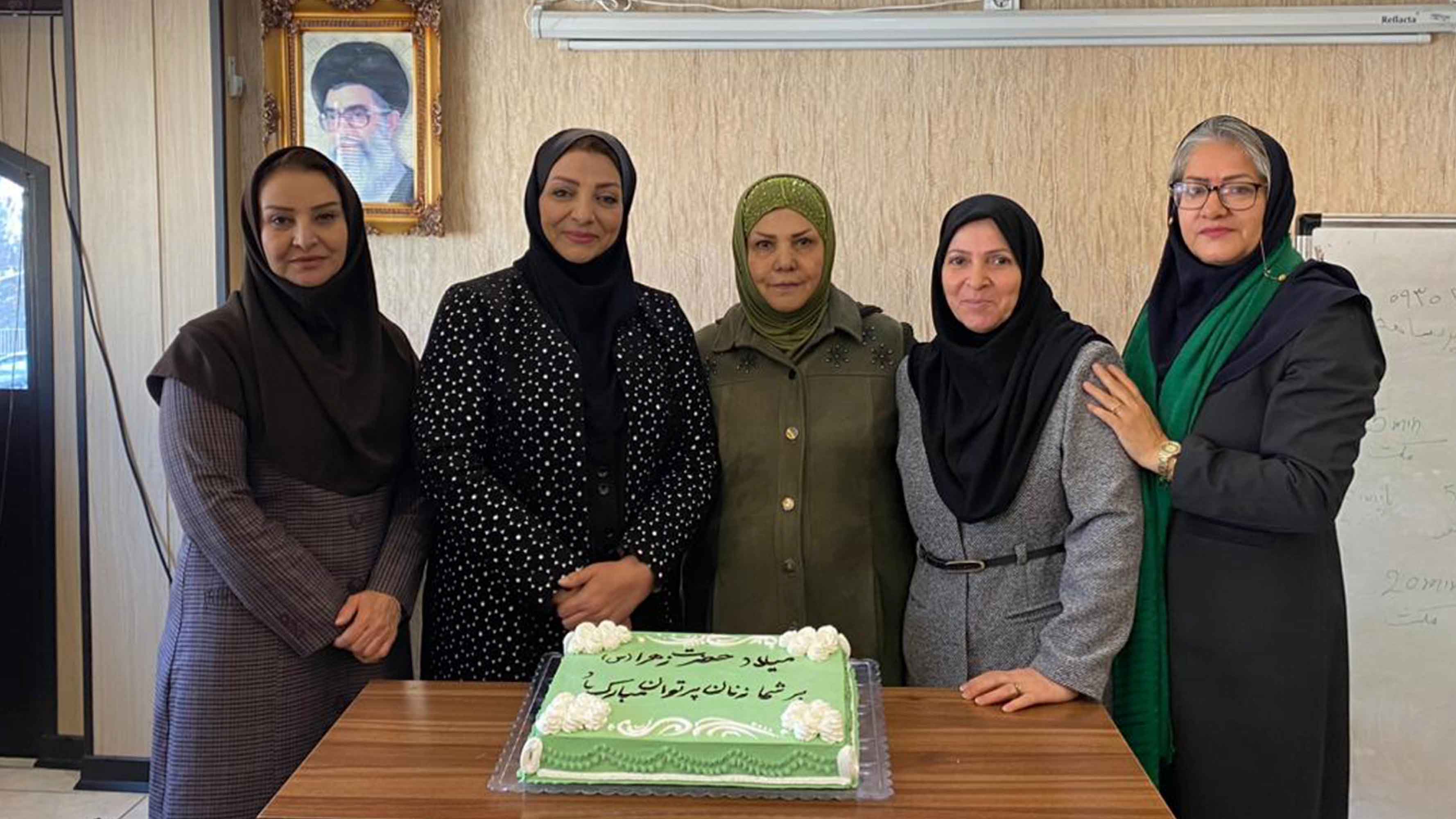 میلاد با سعادت حضرت زهرا و روز زن بر تمام بانوان گرامی باد - کمیسون شکایت اتحادیه آرایشگران زنانه شیراز
